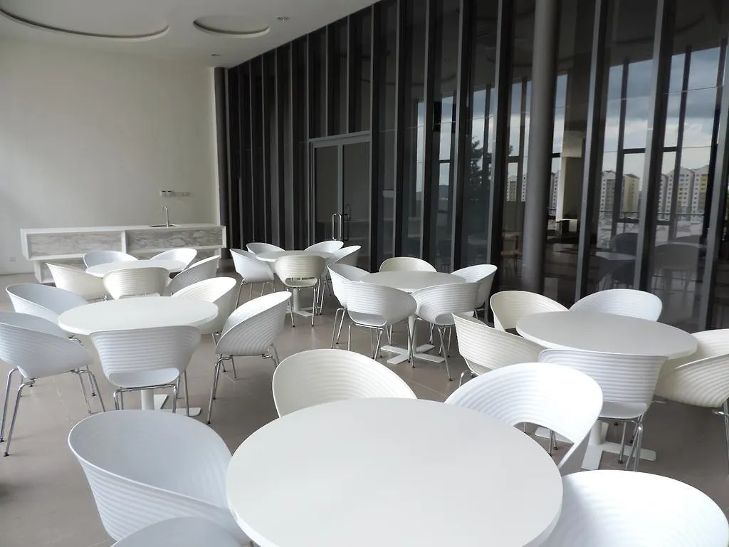 Eve Suite Petaling Jaya 0*,